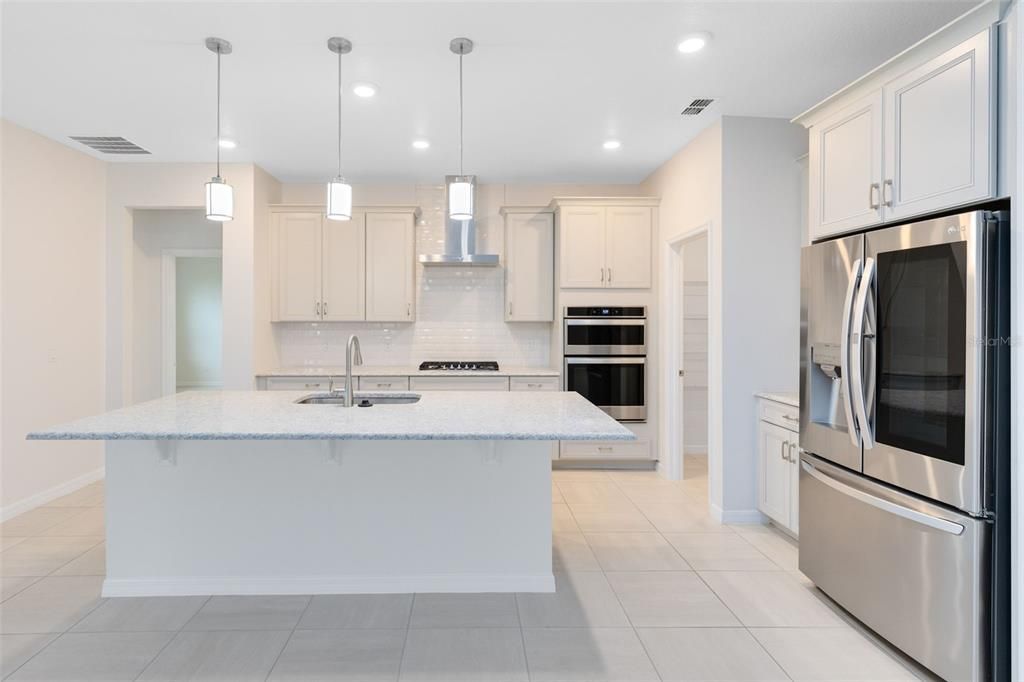 For Sale: $565,000 (4 beds, 3 baths, 2583 Square Feet)