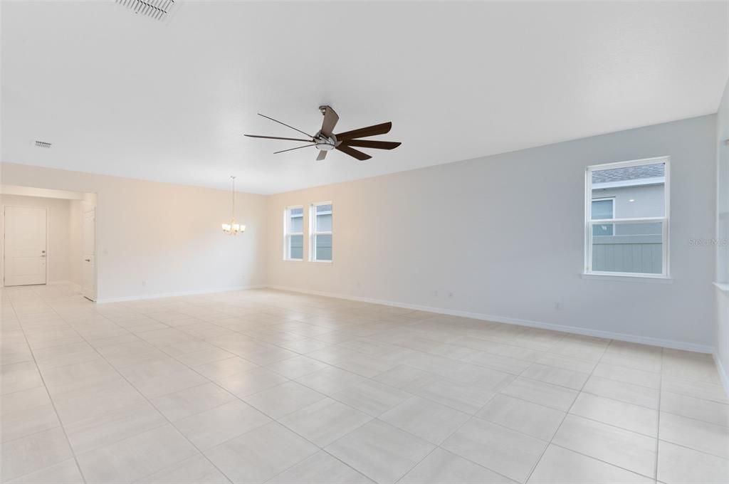 For Sale: $565,000 (4 beds, 3 baths, 2583 Square Feet)