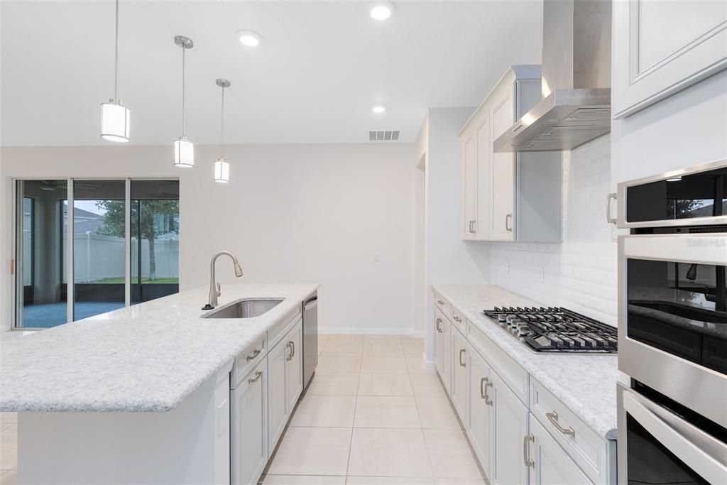 For Sale: $565,000 (4 beds, 3 baths, 2583 Square Feet)