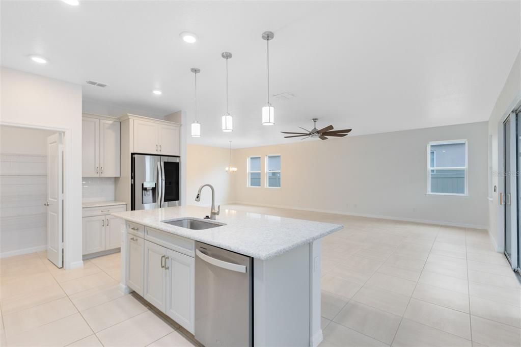 For Sale: $565,000 (4 beds, 3 baths, 2583 Square Feet)