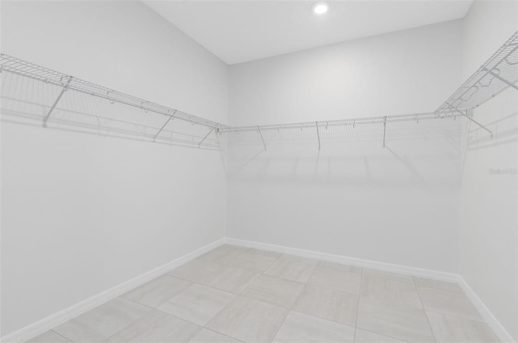 For Sale: $565,000 (4 beds, 3 baths, 2583 Square Feet)