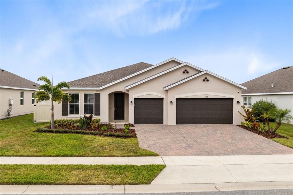 For Sale: $565,000 (4 beds, 3 baths, 2583 Square Feet)