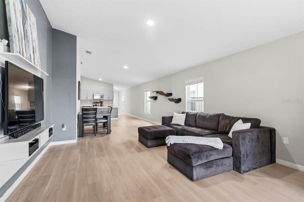 En Venta: $389,000 (3 camas, 2 baños, 1602 Pies cuadrados)