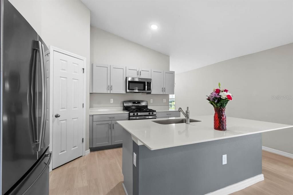 En Venta: $389,000 (3 camas, 2 baños, 1602 Pies cuadrados)