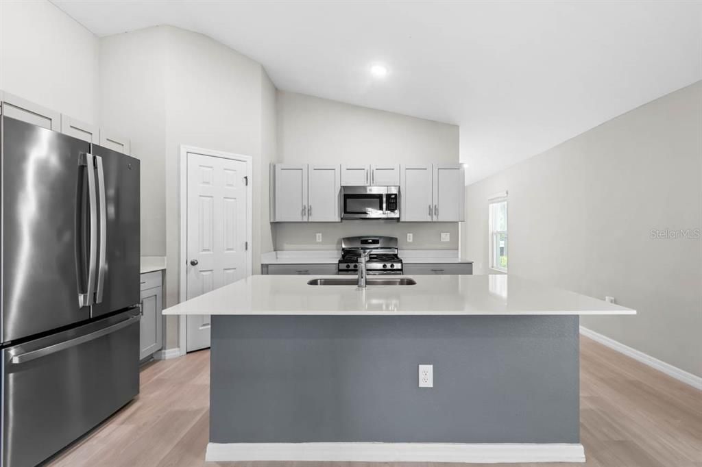 En Venta: $389,000 (3 camas, 2 baños, 1602 Pies cuadrados)