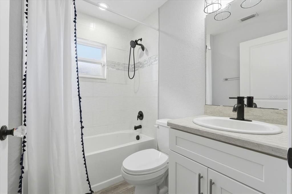 For Sale: $243,000 (3 beds, 2 baths, 1306 Square Feet)