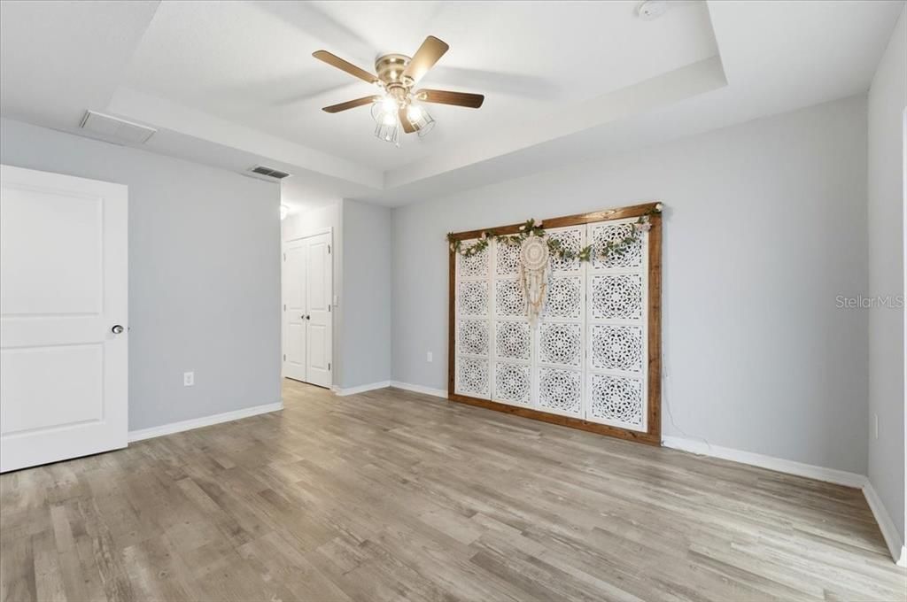 For Sale: $243,000 (3 beds, 2 baths, 1306 Square Feet)