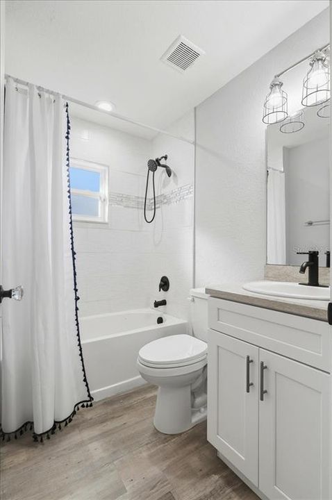 For Sale: $243,000 (3 beds, 2 baths, 1306 Square Feet)