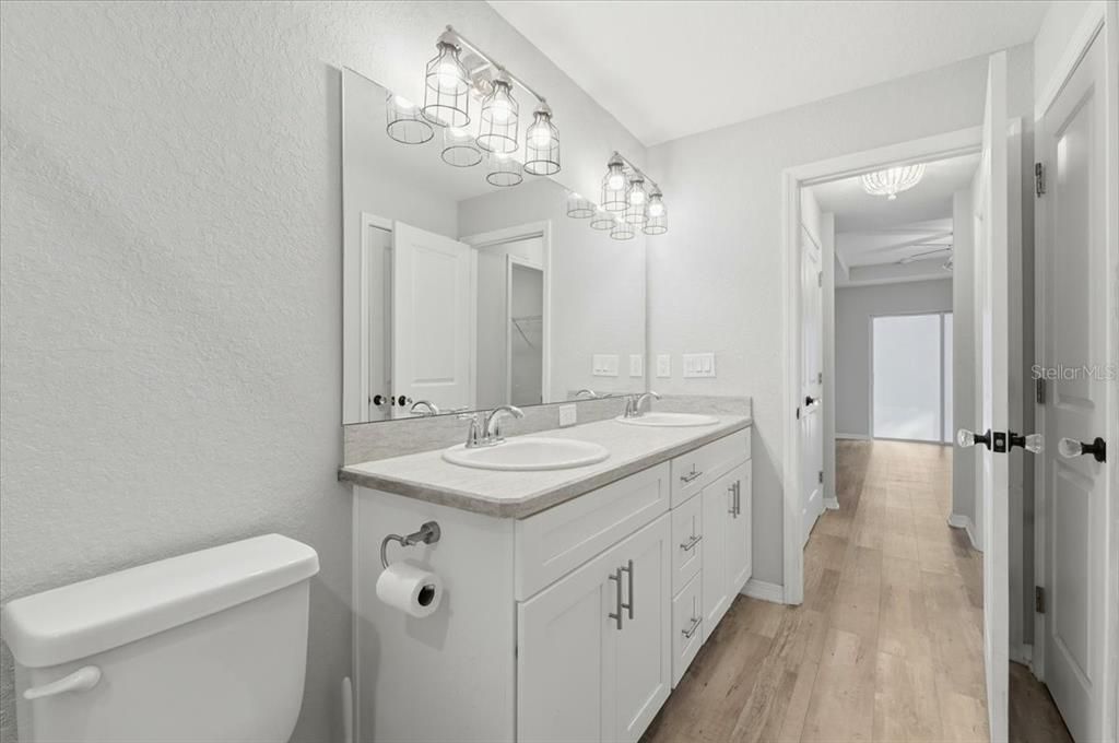 For Sale: $243,000 (3 beds, 2 baths, 1306 Square Feet)