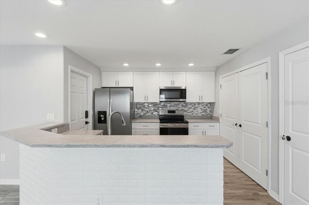 For Sale: $243,000 (3 beds, 2 baths, 1306 Square Feet)