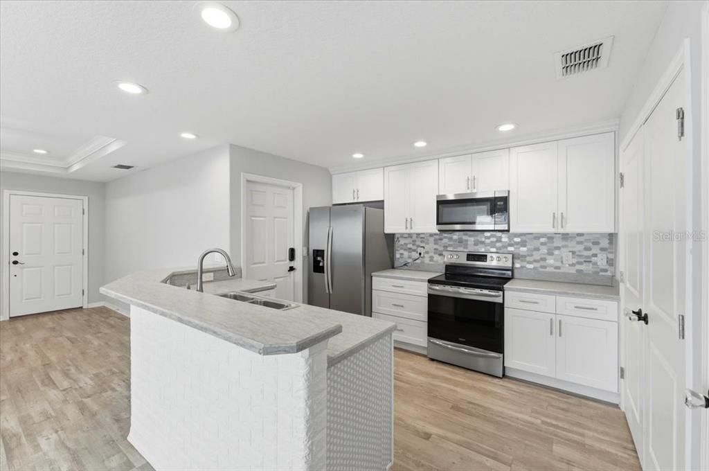 For Sale: $243,000 (3 beds, 2 baths, 1306 Square Feet)