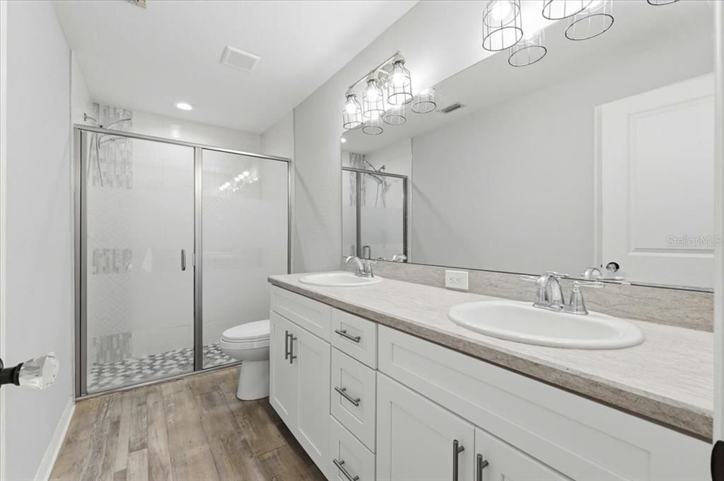 For Sale: $243,000 (3 beds, 2 baths, 1306 Square Feet)