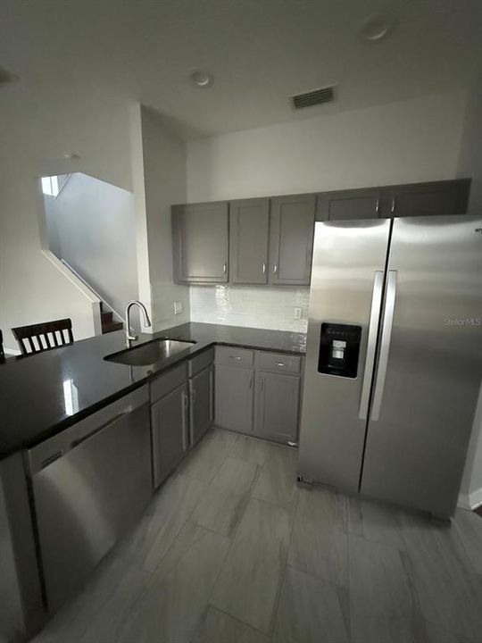 For Rent: $2,900 (4 beds, 2 baths, 2164 Square Feet)