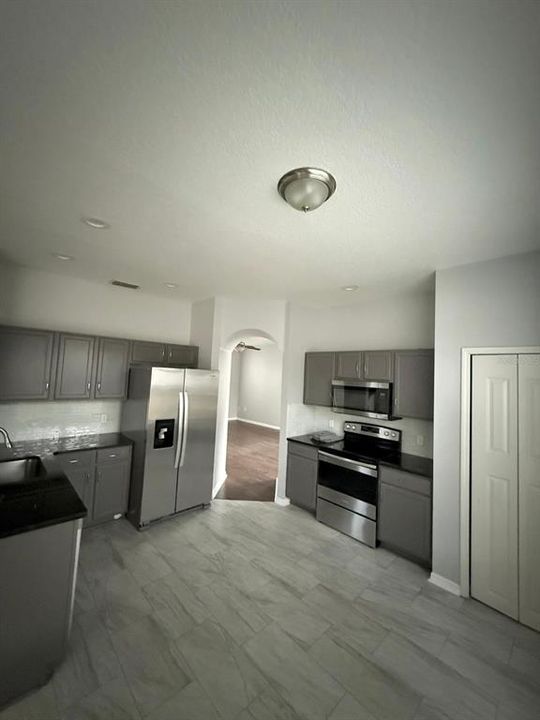 For Rent: $2,900 (4 beds, 2 baths, 2164 Square Feet)