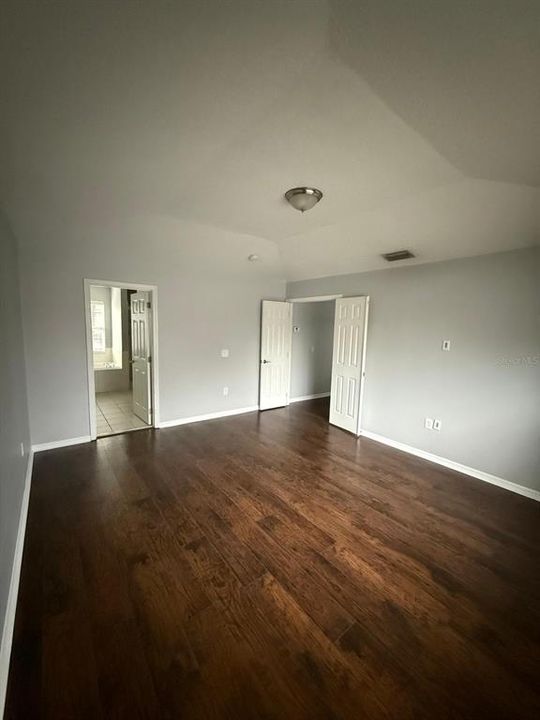 For Rent: $2,900 (4 beds, 2 baths, 2164 Square Feet)