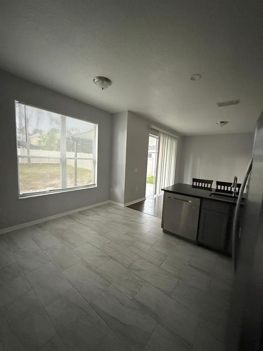 For Rent: $2,900 (4 beds, 2 baths, 2164 Square Feet)