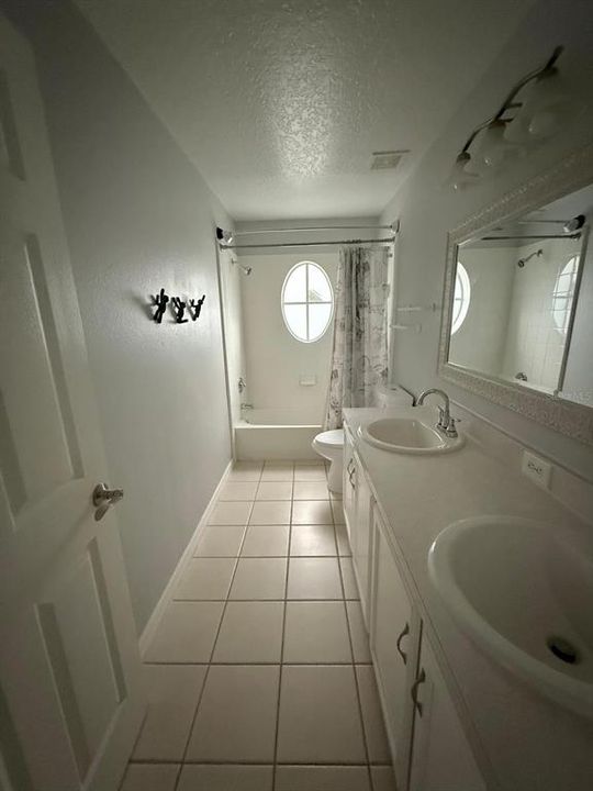 For Rent: $2,900 (4 beds, 2 baths, 2164 Square Feet)