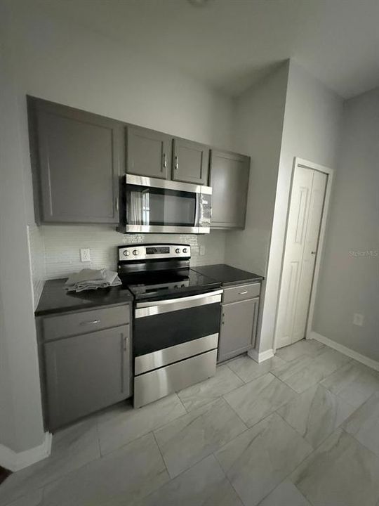 For Rent: $2,900 (4 beds, 2 baths, 2164 Square Feet)