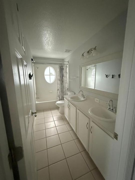 For Rent: $2,900 (4 beds, 2 baths, 2164 Square Feet)