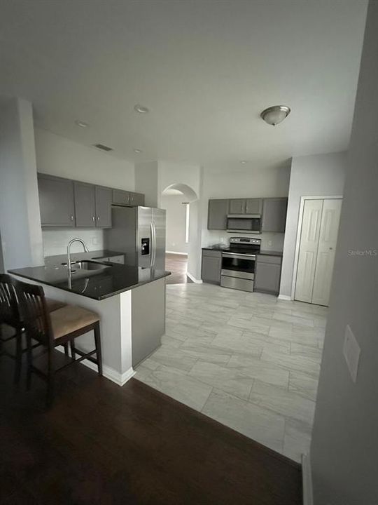 For Rent: $2,900 (4 beds, 2 baths, 2164 Square Feet)