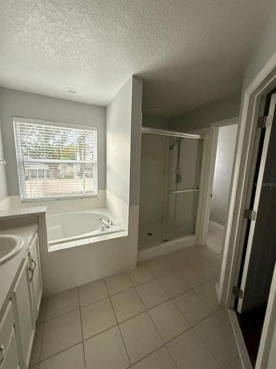 For Rent: $2,900 (4 beds, 2 baths, 2164 Square Feet)