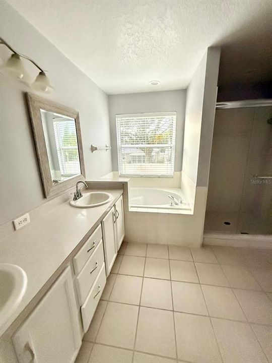 For Rent: $2,900 (4 beds, 2 baths, 2164 Square Feet)