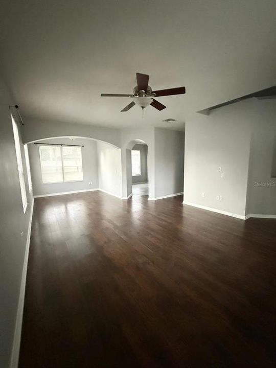 For Rent: $2,900 (4 beds, 2 baths, 2164 Square Feet)