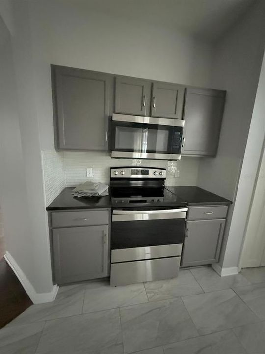 For Rent: $2,900 (4 beds, 2 baths, 2164 Square Feet)