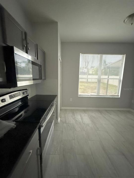 For Rent: $2,900 (4 beds, 2 baths, 2164 Square Feet)