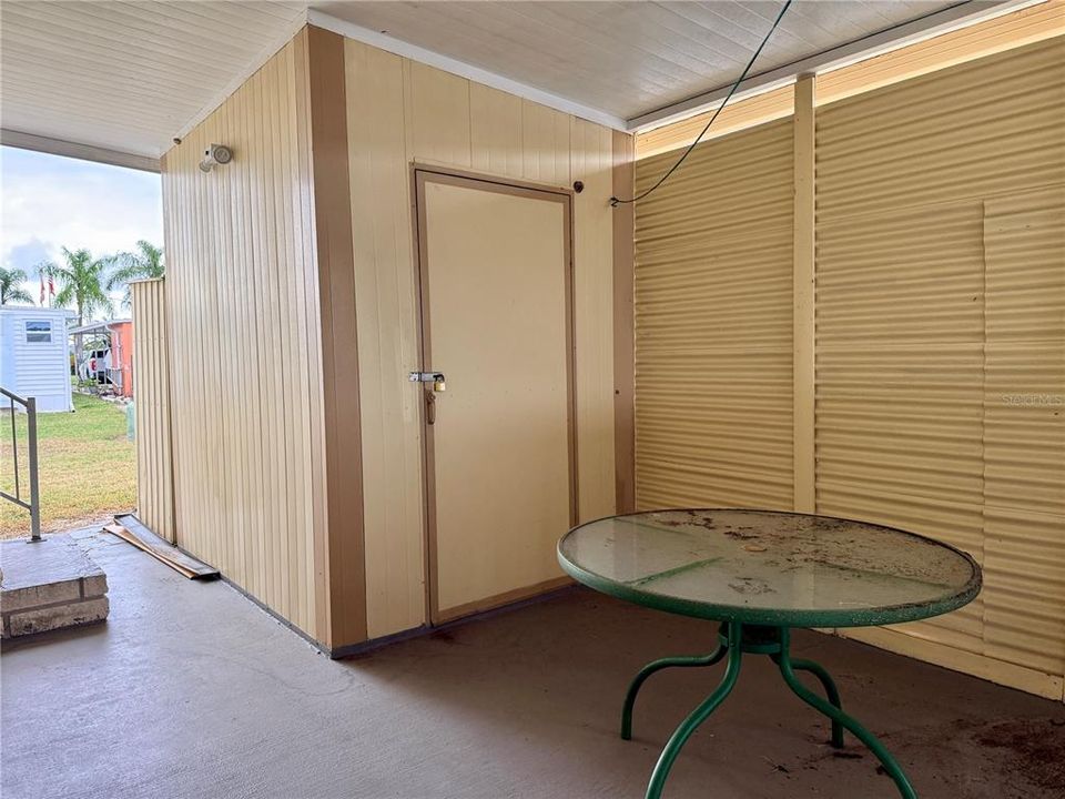 For Sale: $60,000 (2 beds, 1 baths, 672 Square Feet)