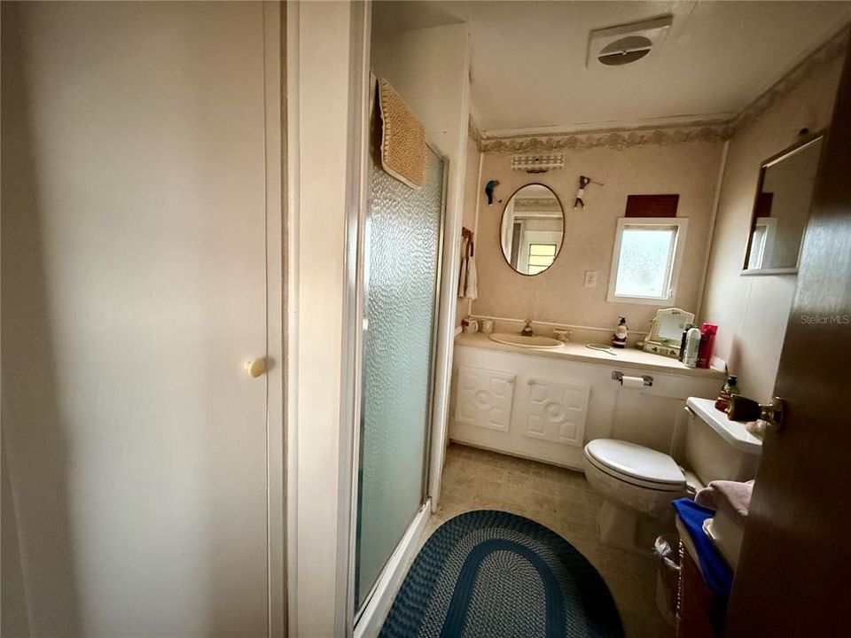 For Sale: $60,000 (2 beds, 1 baths, 672 Square Feet)