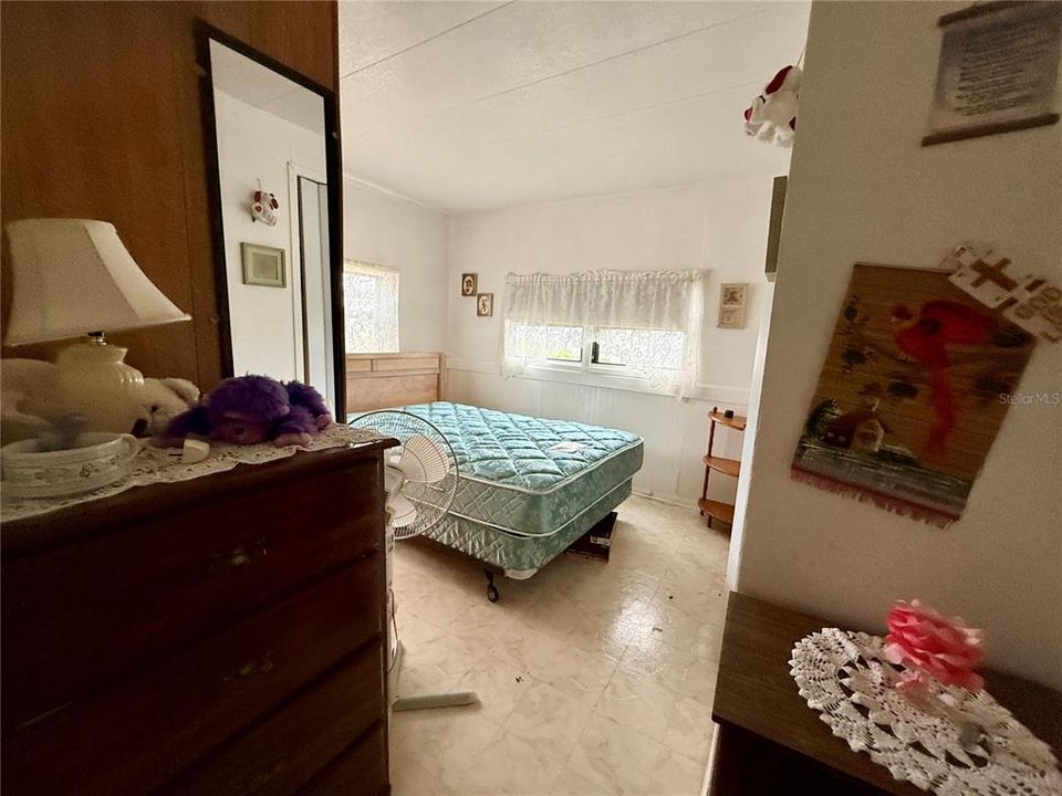 For Sale: $60,000 (2 beds, 1 baths, 672 Square Feet)