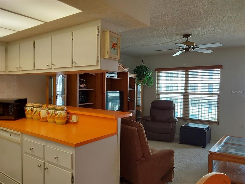 待售: $299,000 (1 贝兹, 1 浴室, 619 平方英尺)