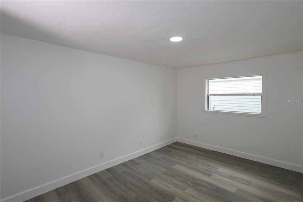 For Sale: $315,000 (2 beds, 2 baths, 828 Square Feet)