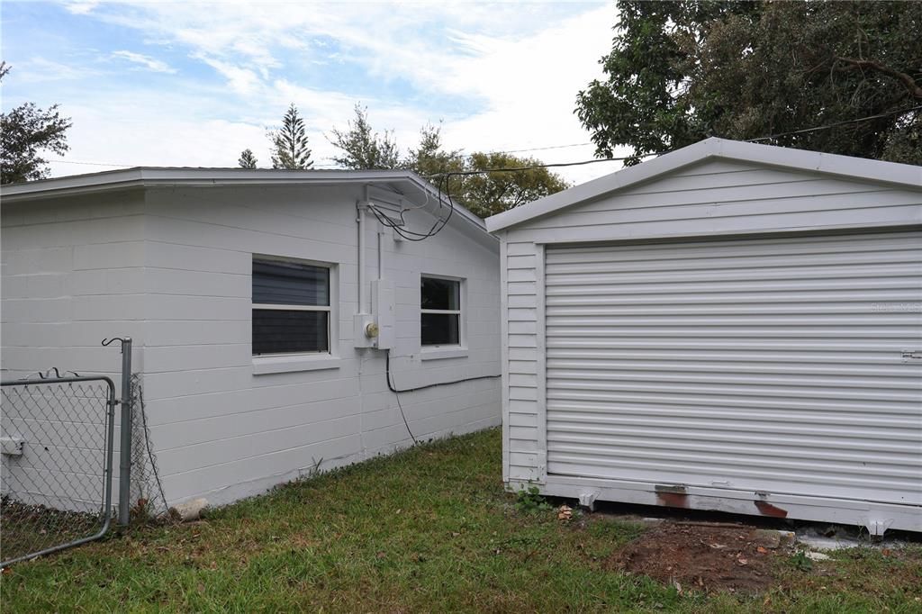 For Sale: $315,000 (2 beds, 2 baths, 828 Square Feet)