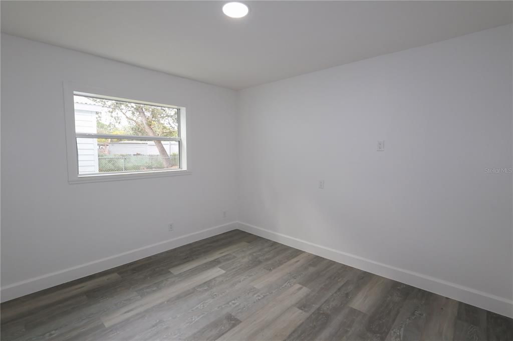 For Sale: $315,000 (2 beds, 2 baths, 828 Square Feet)