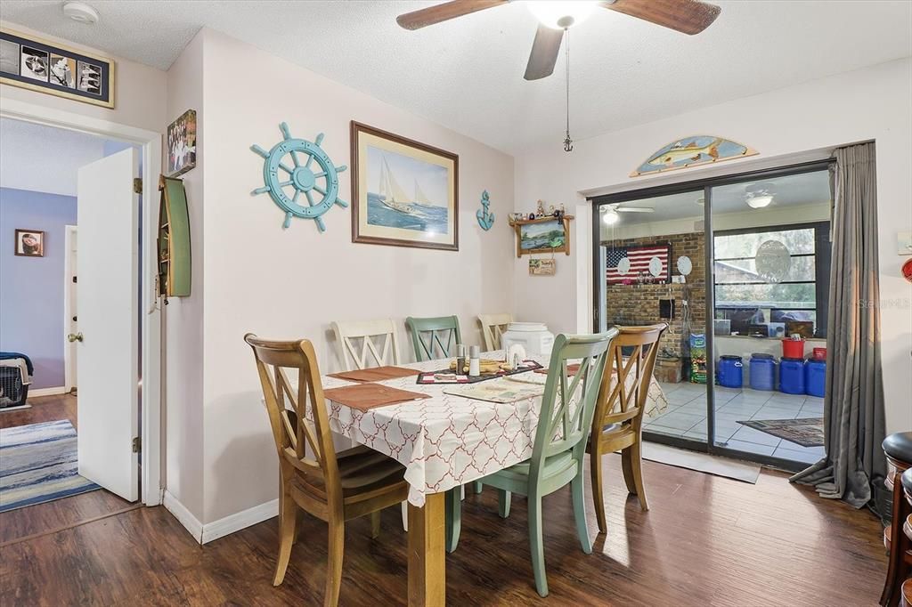 На продажу: $340,000 (3 спален, 2 ванн, 1932 Квадратных фут)