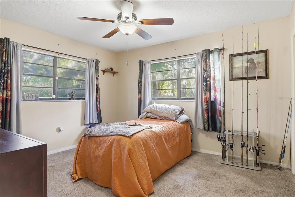 На продажу: $340,000 (3 спален, 2 ванн, 1932 Квадратных фут)