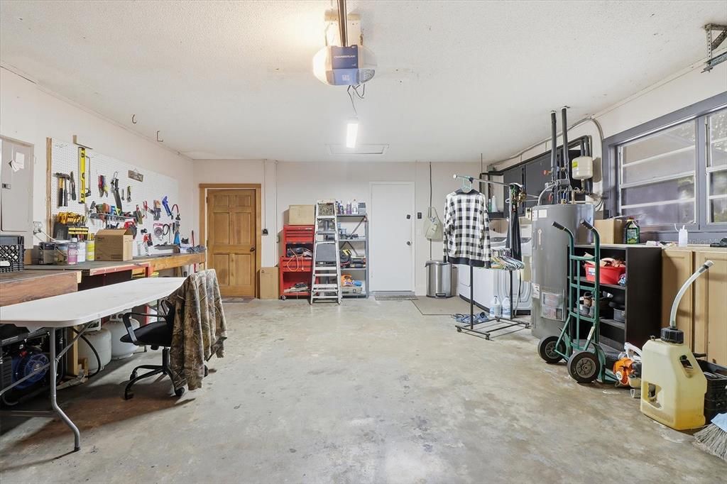 На продажу: $340,000 (3 спален, 2 ванн, 1932 Квадратных фут)