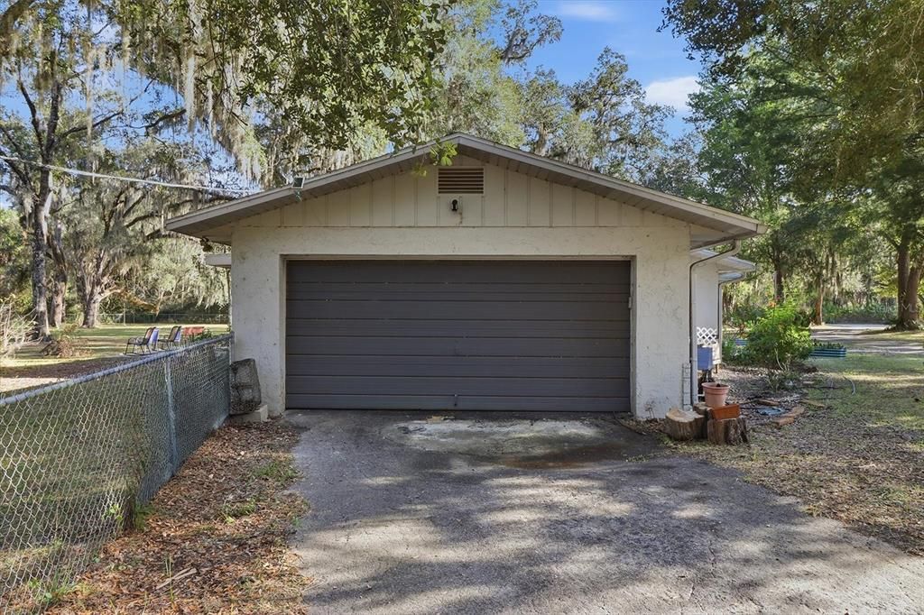 На продажу: $340,000 (3 спален, 2 ванн, 1932 Квадратных фут)