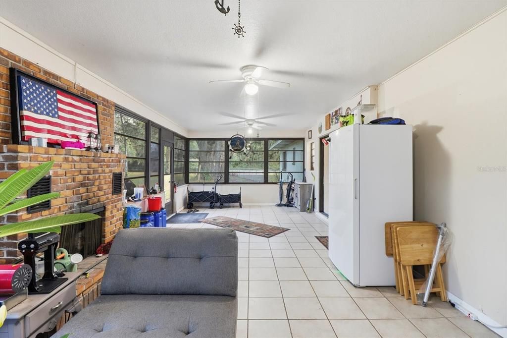 На продажу: $340,000 (3 спален, 2 ванн, 1932 Квадратных фут)