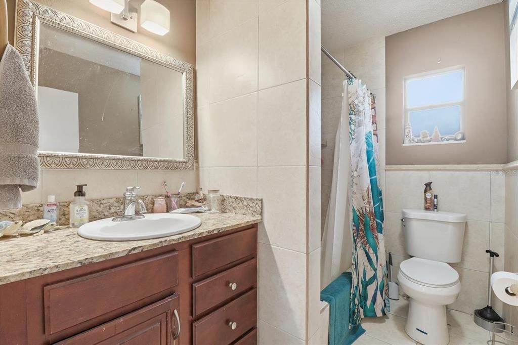 На продажу: $340,000 (3 спален, 2 ванн, 1932 Квадратных фут)