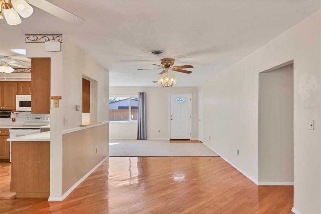 For Sale: $355,000 (3 beds, 2 baths, 1584 Square Feet)