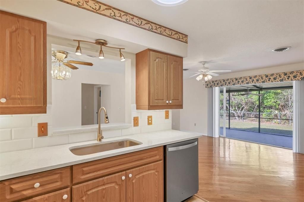 For Sale: $355,000 (3 beds, 2 baths, 1584 Square Feet)