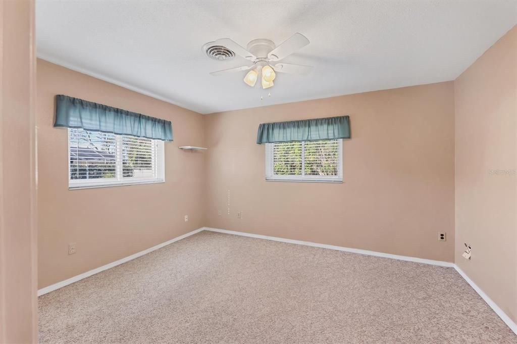 For Sale: $355,000 (3 beds, 2 baths, 1584 Square Feet)