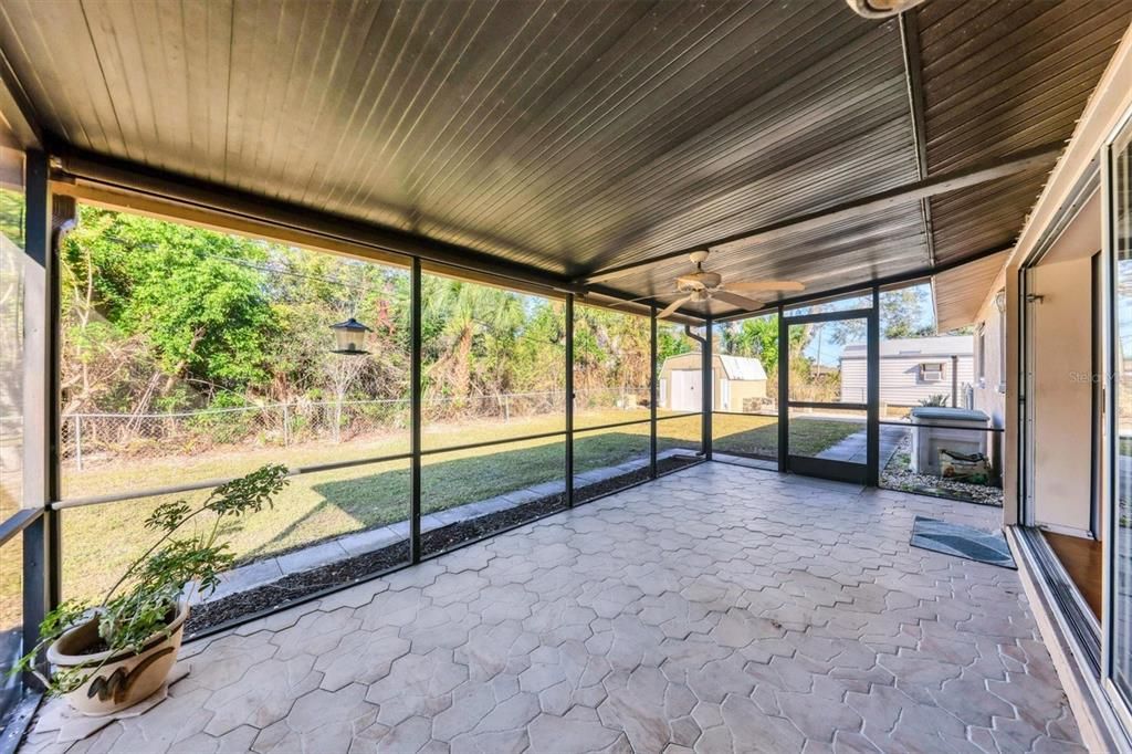 For Sale: $355,000 (3 beds, 2 baths, 1584 Square Feet)