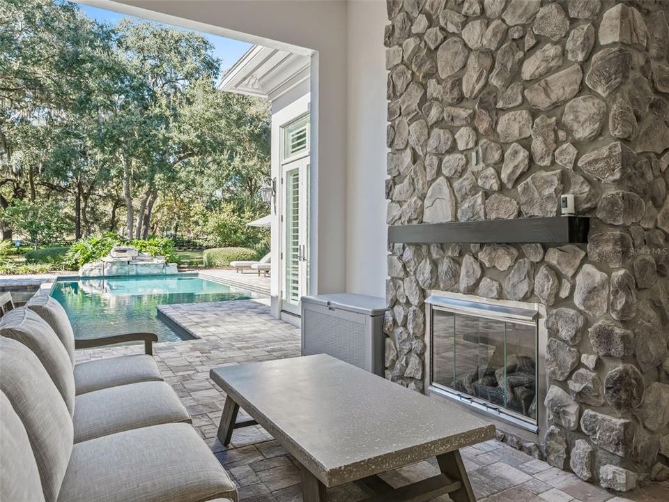 En Venta: $3,599,000 (5 camas, 5 baños, 4002 Pies cuadrados)