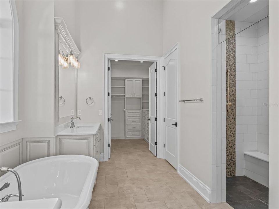 En Venta: $3,599,000 (5 camas, 5 baños, 4002 Pies cuadrados)