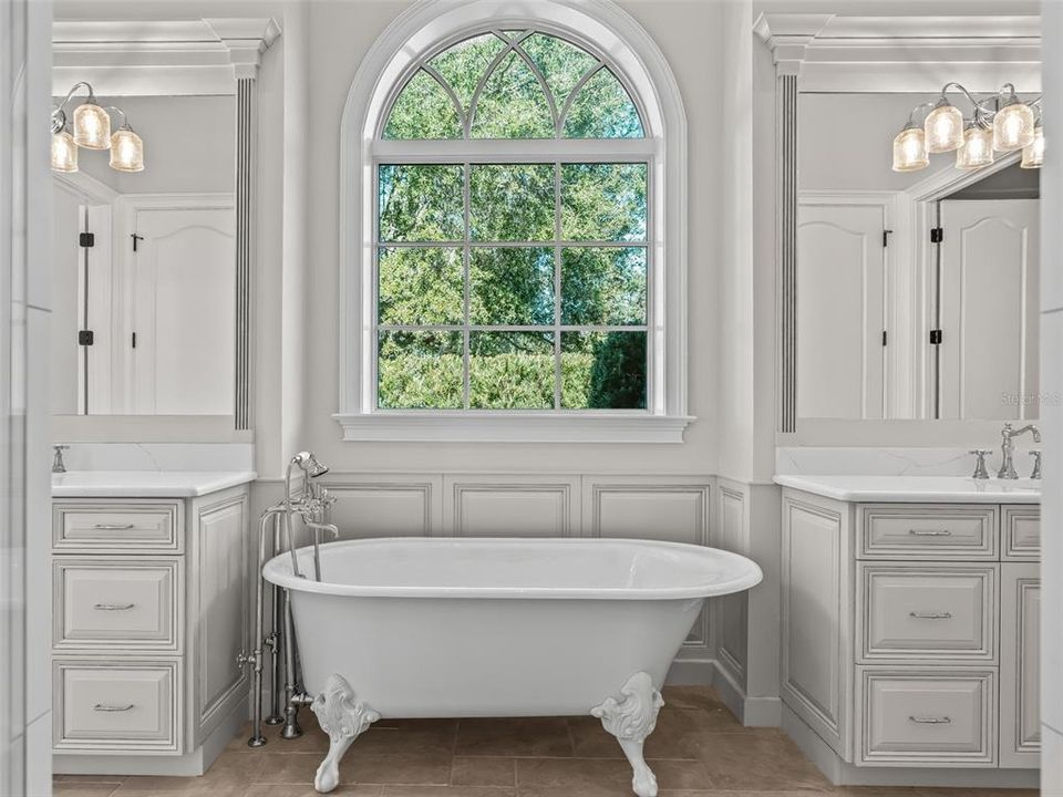 En Venta: $3,599,000 (5 camas, 5 baños, 4002 Pies cuadrados)