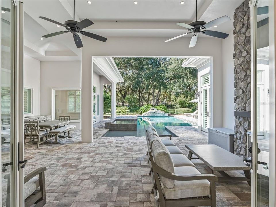 En Venta: $3,599,000 (5 camas, 5 baños, 4002 Pies cuadrados)